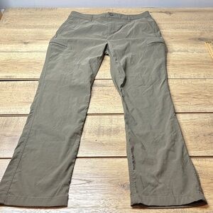 Women’s Eddie Bauer First Ascent Nylon Cargo Hiking Pants Size 8